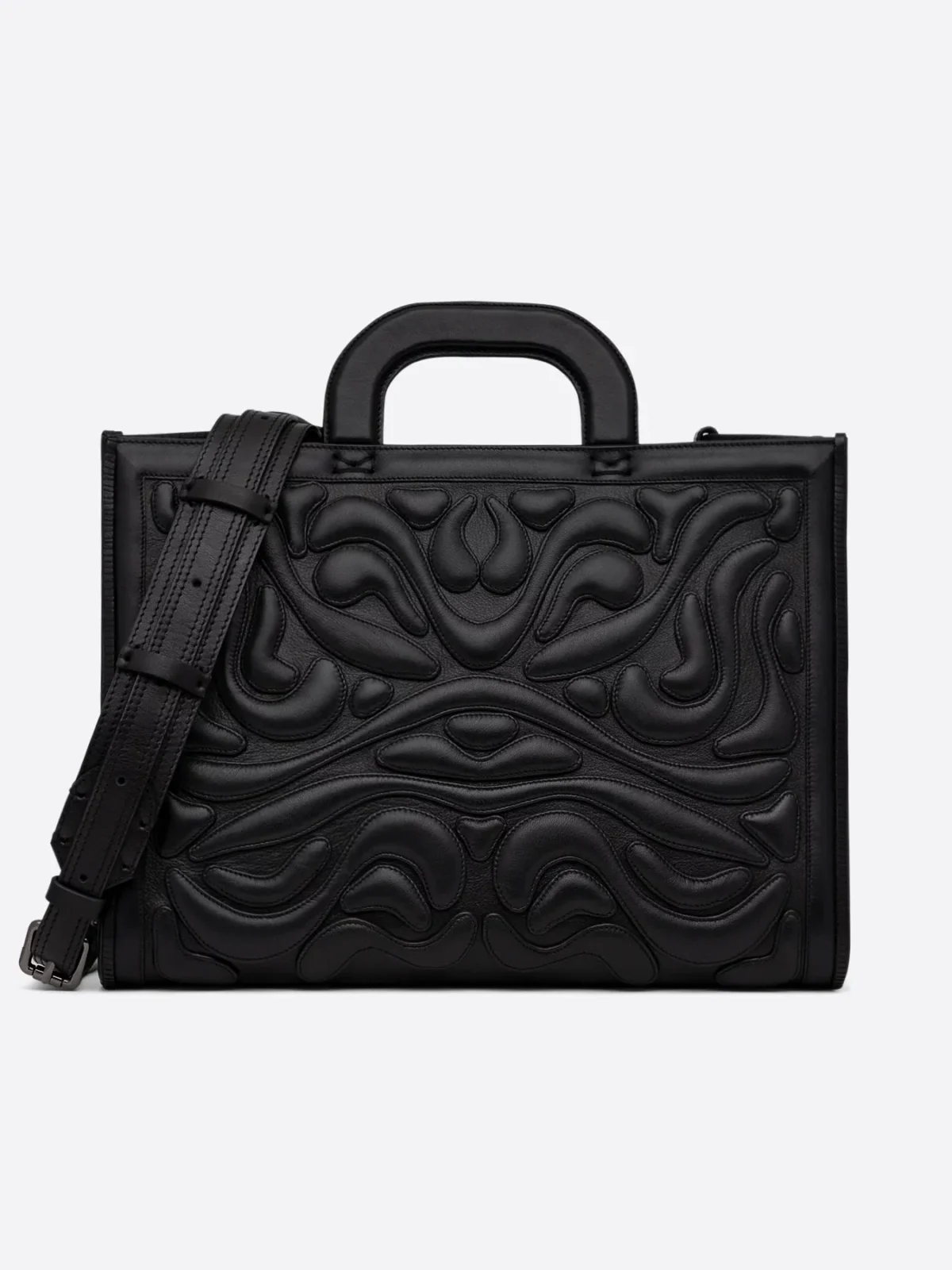 Didelė juoda dekoruota rankinė